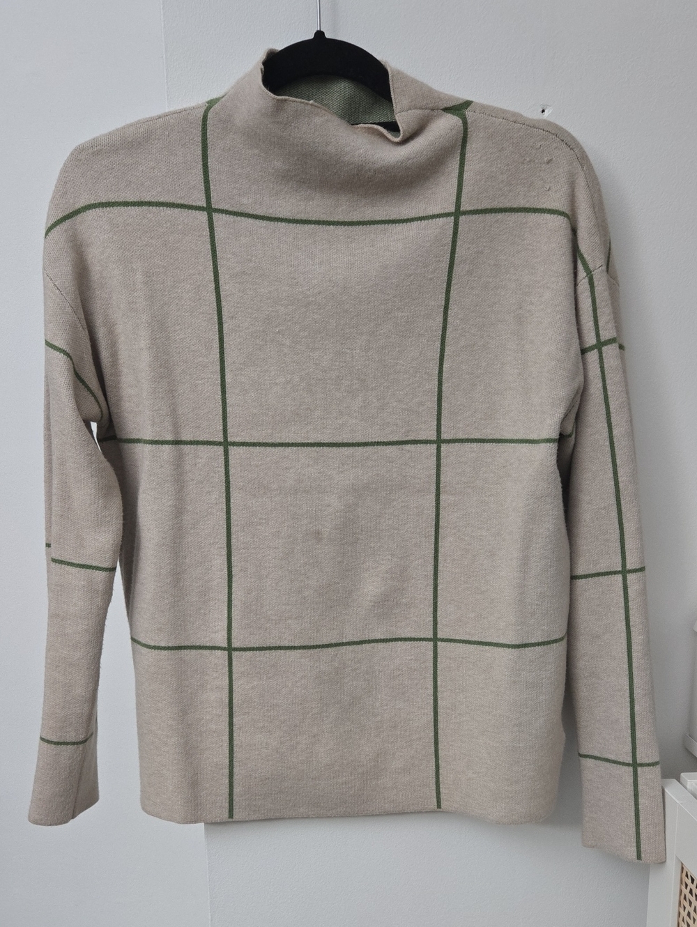 Tahari Beige Turtleneck Sweater with Green Windowpane